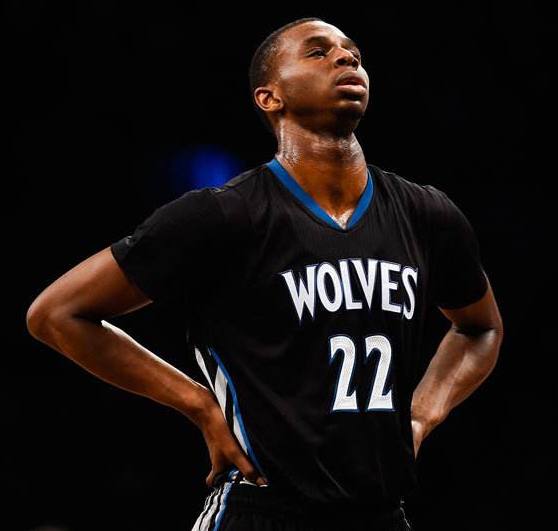 布伦森狂砍35分，命中率超6成，尼克斯晋级将面对魔术（布伦森高效砍35分命中率逾六成，尼克斯晋级将战魔术）