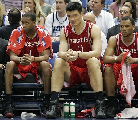 看了四年球了，在专科有一段时间刷抖音频繁给我推多...（看球四年：专科那阵刷抖音老被推某队视频）