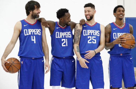 马刺明日再战雷霆！文班亚马因左小腿伤病管理出战成疑（马刺明日再战雷霆，文班亚马左小腿伤病管理，出场存疑）