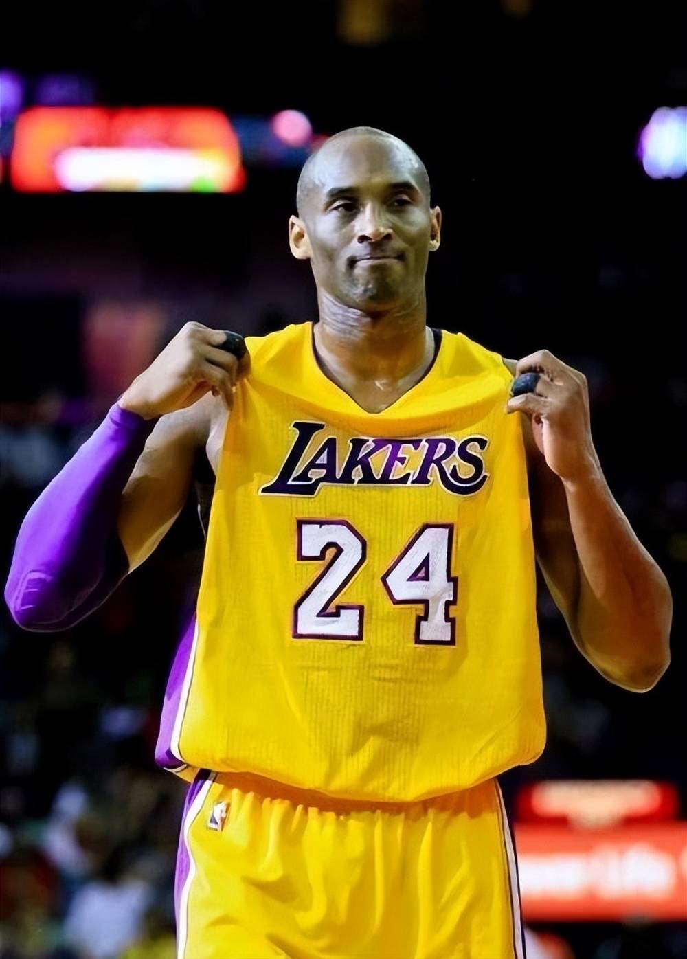 自1956年以来，姆巴佩是首位自然年五大联赛进36球的法国球员（姆巴佩成1956年以来首位自然年五大联赛进36球的法国球员）