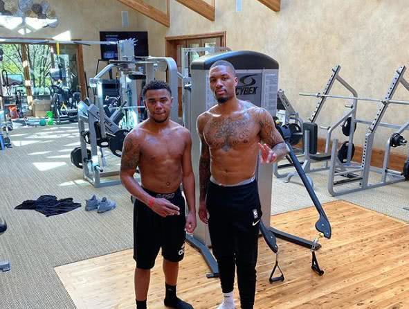 2025中超助攻榜：纳萨里奥、克雷桑9次并列第一，韦世豪8次（2025中超助攻榜出炉：纳萨里奥、克雷桑同以9次领跑，韦世豪8次紧随其后）