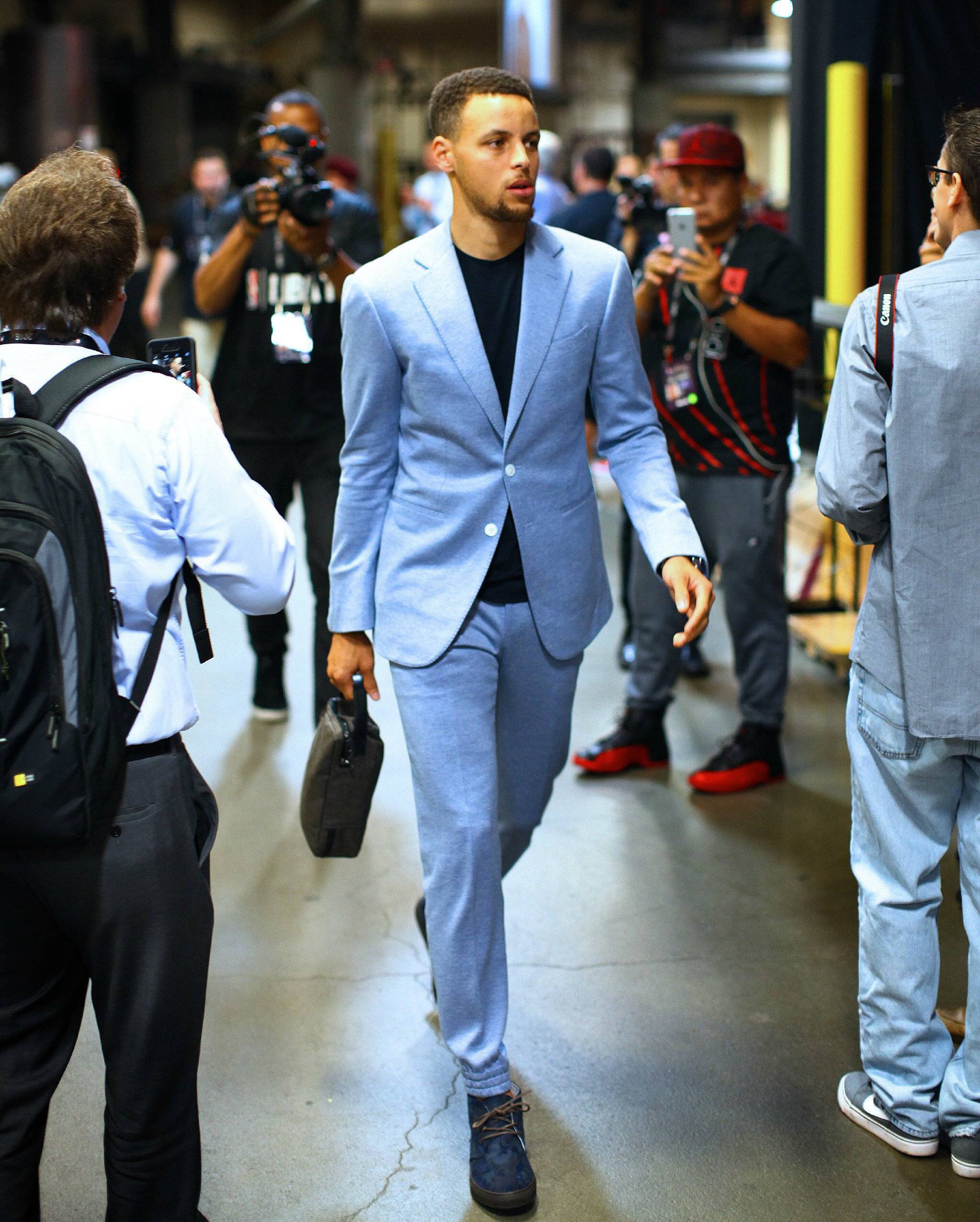 李嗣镕：在场上一点也不紧张，就想为津门虎队奉献自己的全部（李嗣镕：比赛毫不紧张，只想为津门虎队倾尽全力）