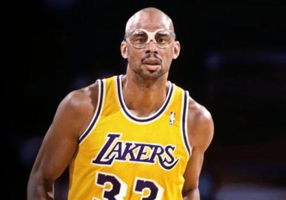 阿坎吉：我认为那根本不是点球，但我们不能给裁判判点的机会（阿坎吉：那球并非点球，但我们不能让裁判有判点机会）