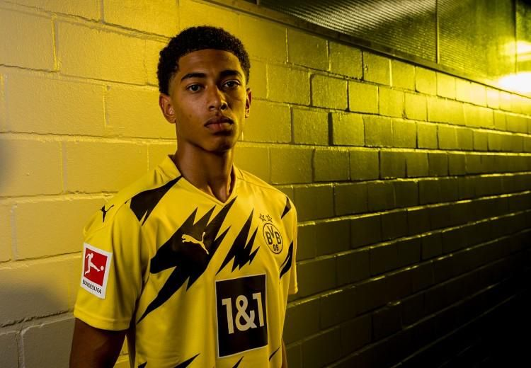 罗马推出黑胶唱片版队歌：限量版售价49.9欧，普通版19.9欧（罗马发布队歌黑胶唱片：限量版49.9欧、标准版19.9欧）