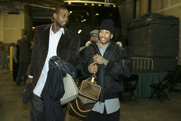 每体：法兰克福球迷在诺坎普制造骚乱，将面临欧足联的处罚（每体：法兰克福球迷在诺坎普引发混乱，或将遭欧足联惩处）