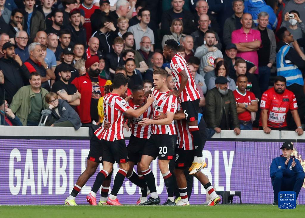 VAR 看了这么久，在犹豫什么？（VAR看了半天，还在等什么？）