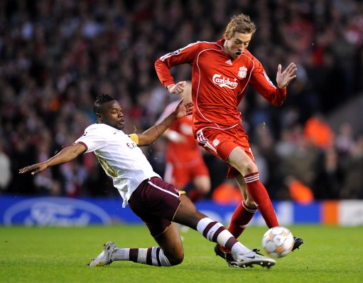 铁树开花，拜仁后卫约纳坦-塔斩获欧冠生涯首球（欧冠处子球到手，拜仁后卫约纳坦-塔终于破荒）