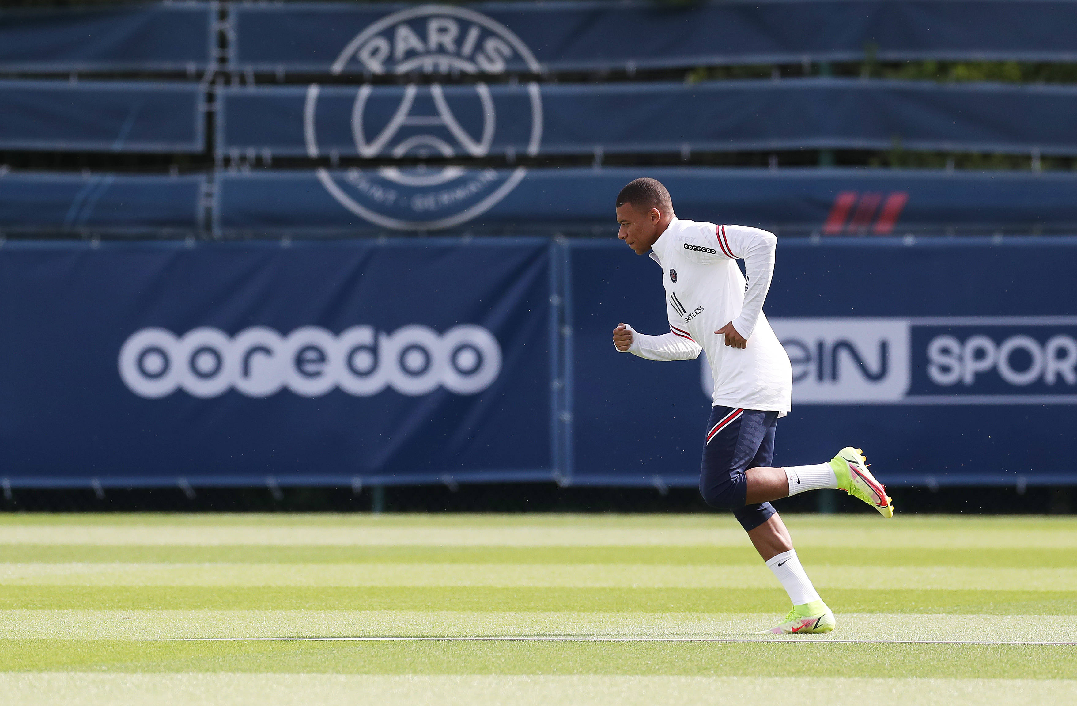 意甲积分榜：米兰凭净胜球领跑，前四只差1分，尤文仍第7（意甲最新积分榜：米兰靠净胜球暂居榜首，前四仅差1分，尤文仍第七）