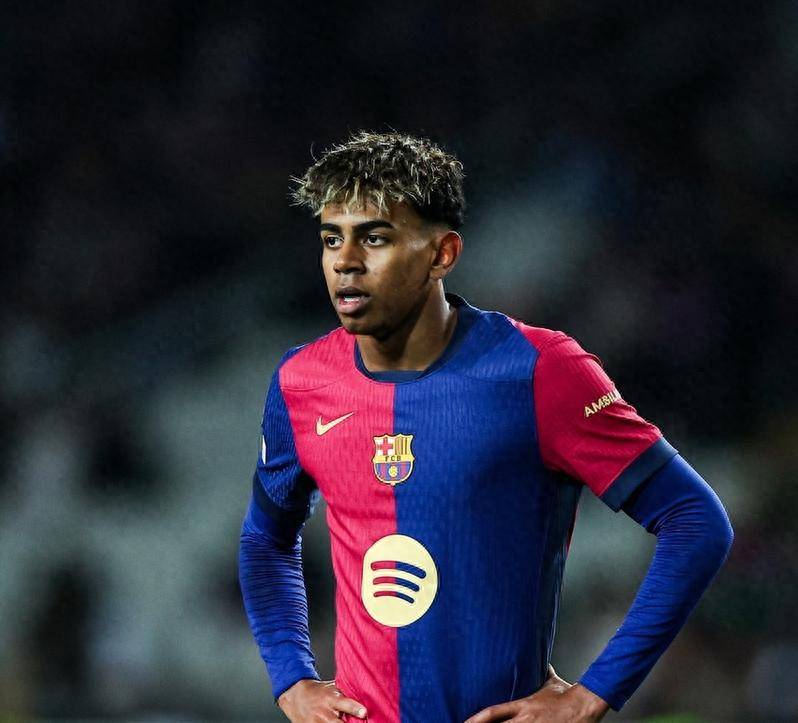 交易倒计时！雄鹿出手？双前场加盟，字母缺阵还要冲？（交易进入倒计时！雄鹿会出手？双前场补强，字母哥缺阵仍要冲击？）